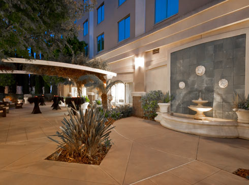 Santa Clara Biltmore Hotel & Suites - Luxury Courtyard Water Feature