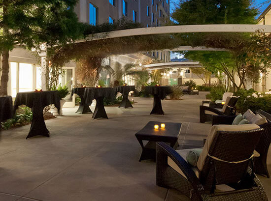 Santa Clara Biltmore Hotel & Suites - Beautiful Outdoor Courtyard